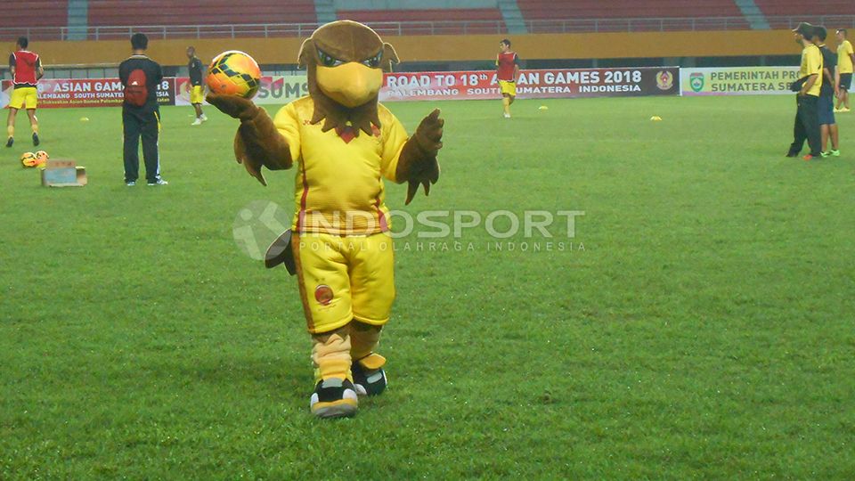 Cek Emas, maskot Sriwijaya FC Copyright: © Muhammad Effendi/INDOSPORT